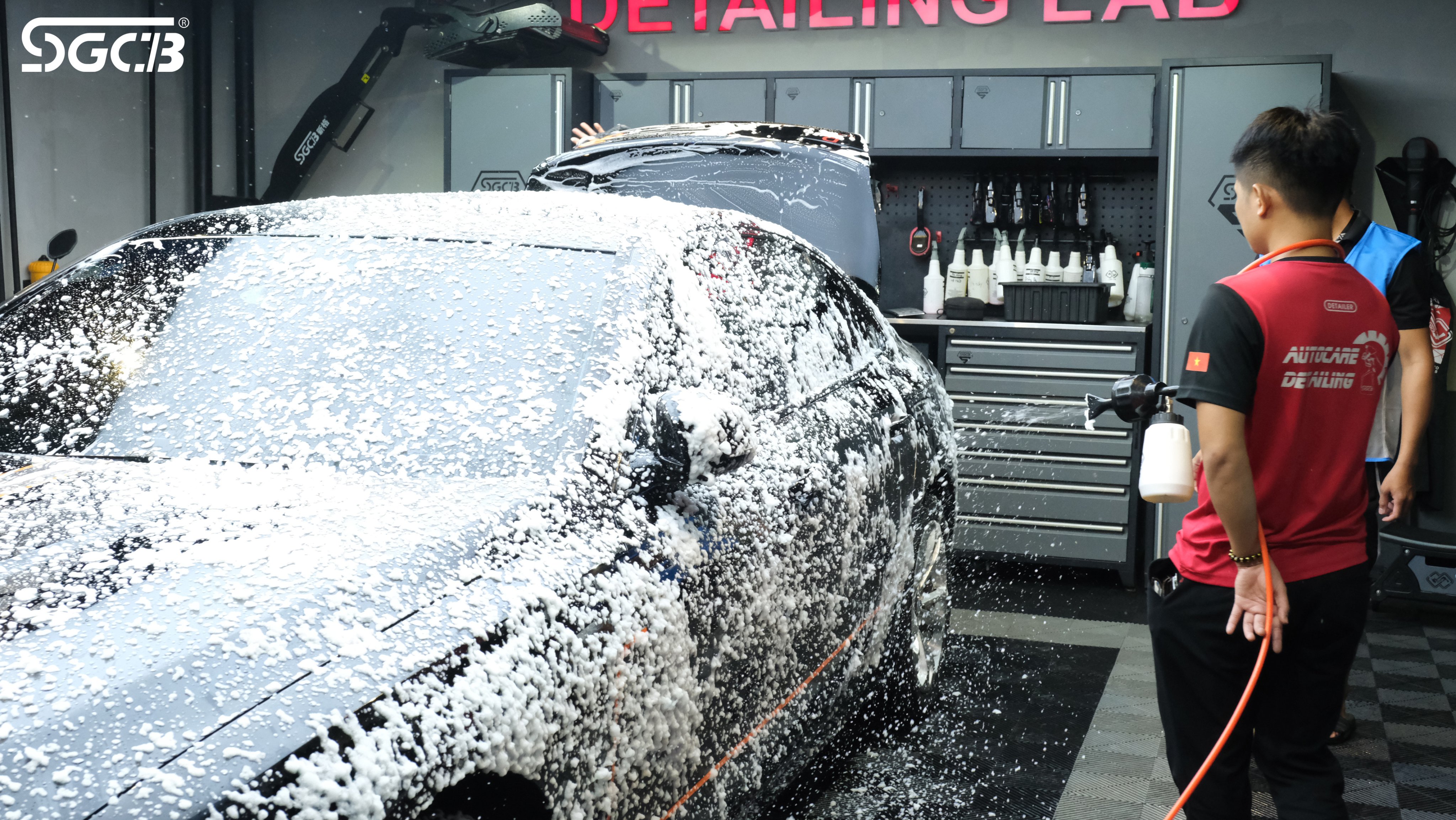 rửa xe ô tô cao cấp tại những trung tâm Detailing